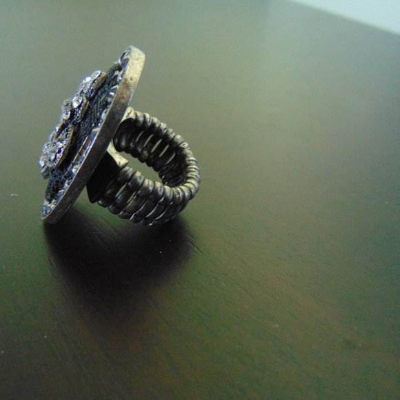 Costume Jewelry- monogram ring - Picture 5 of 12